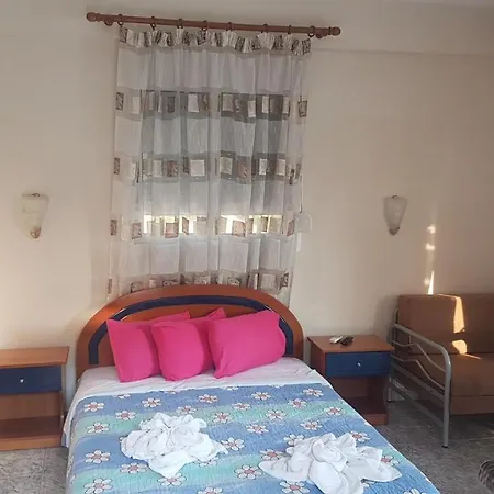 Anna Hotel *